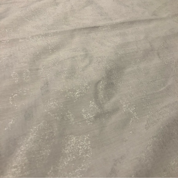 Hollister Woman’s Scarf One Size Gray Pink Metallic Pompoms Sheer Wrap Square - Picture 5 of 7